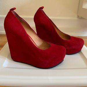 ALDO SUEDE RED HEELS